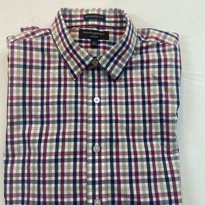 Banana Republic Men’s Button-Up Plaid Shirt Untucked